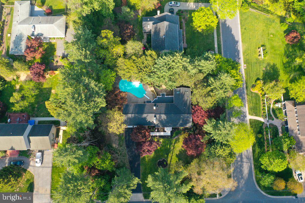 6113 JERRYS DRIVE