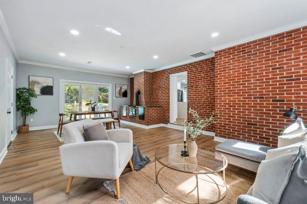6113 JERRYS DRIVE