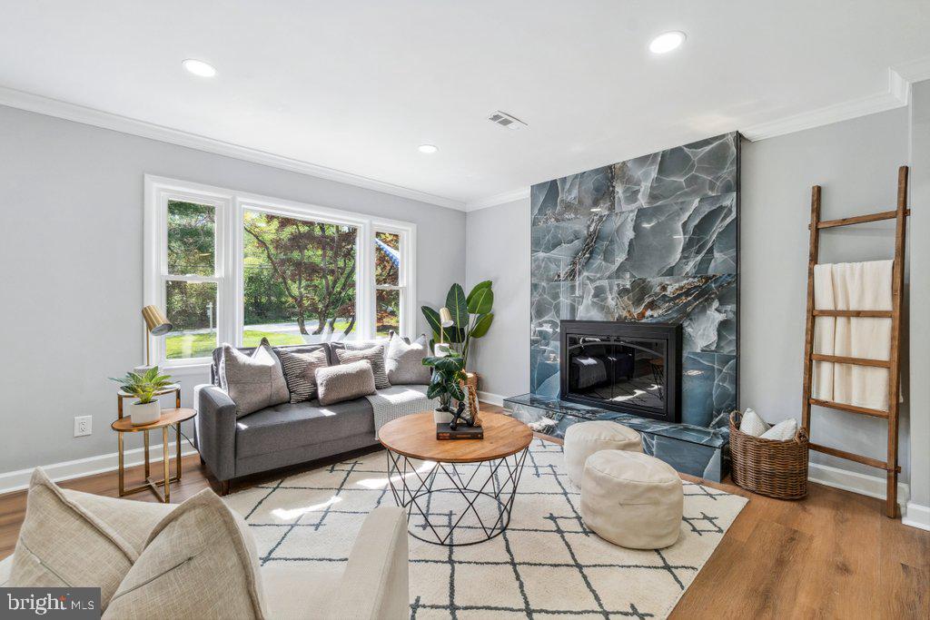 6113 JERRYS DRIVE