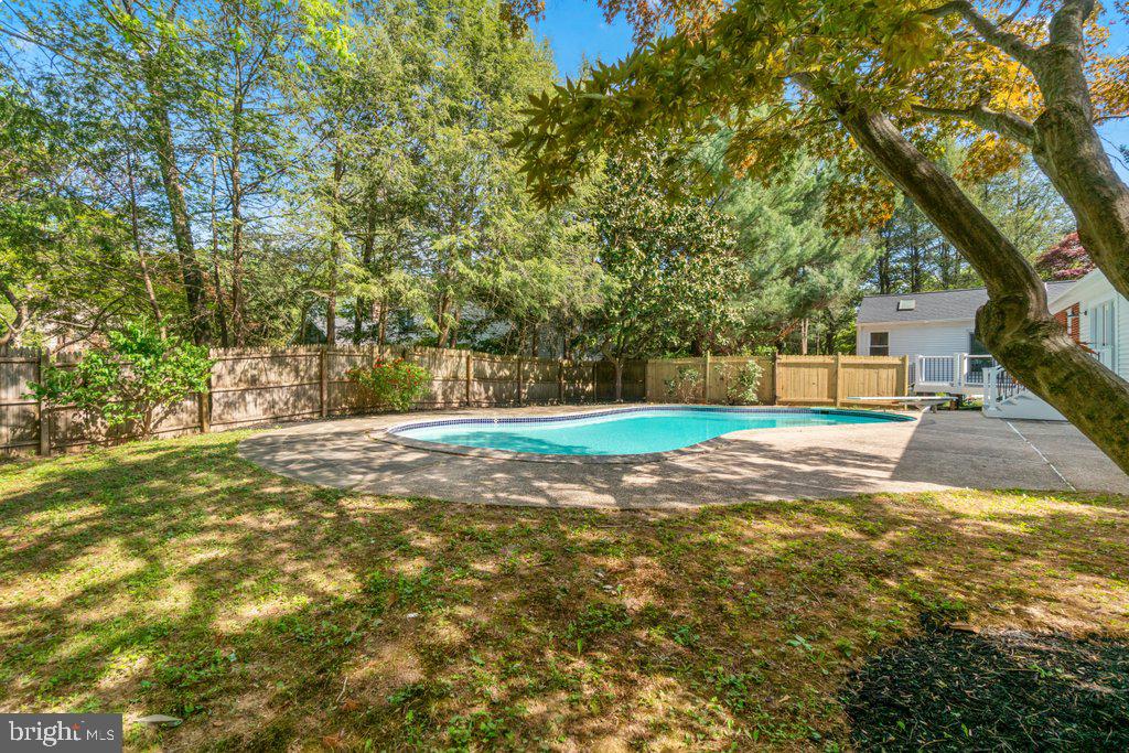 6113 JERRYS DRIVE