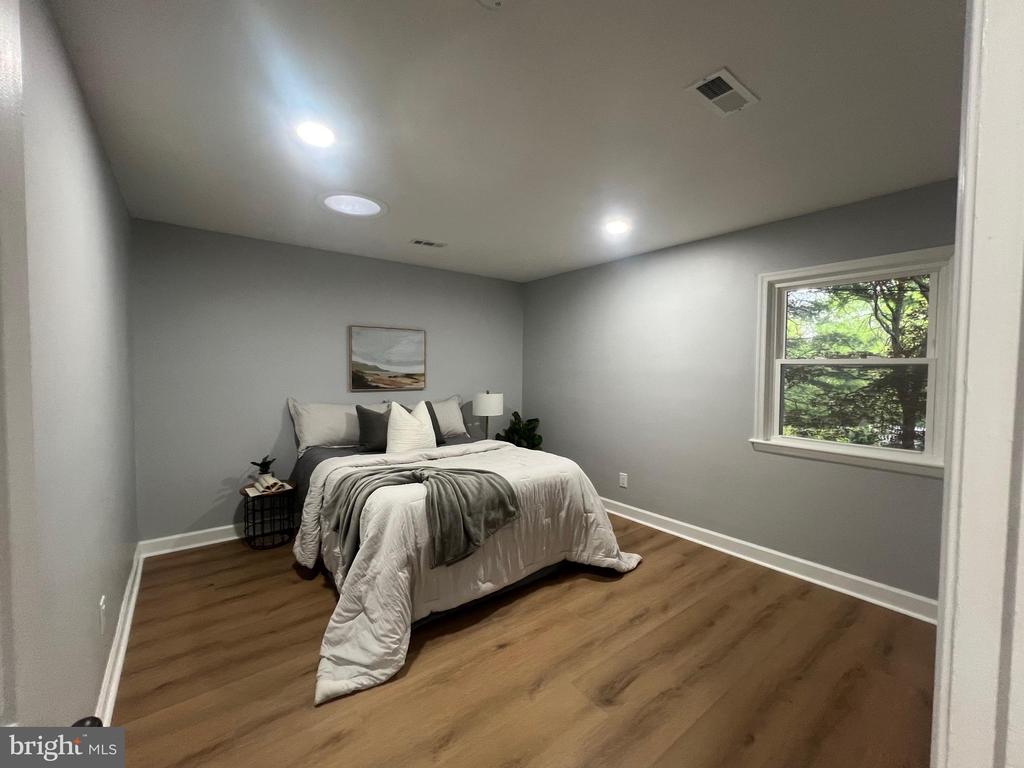 6113 JERRYS DRIVE