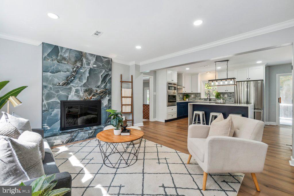 6113 JERRYS DRIVE