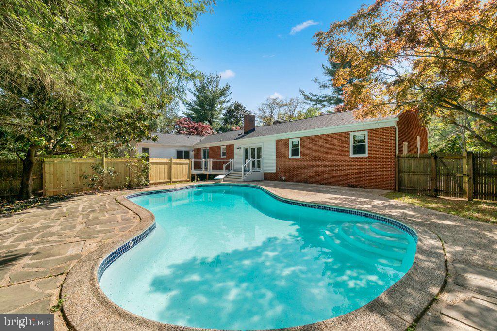6113 JERRYS DRIVE