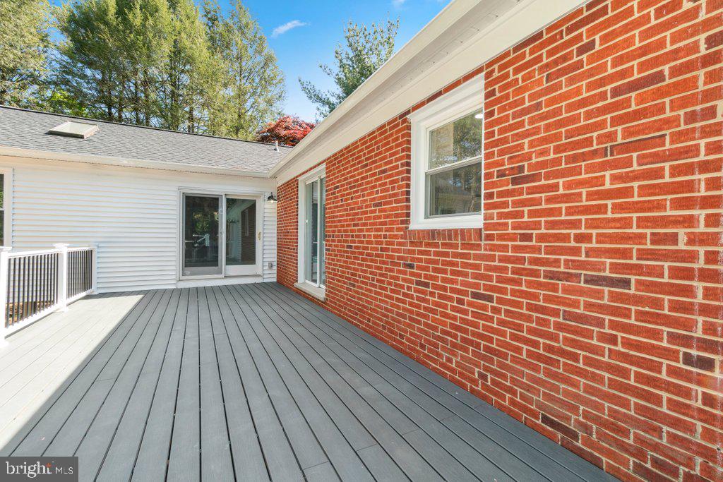 6113 JERRYS DRIVE