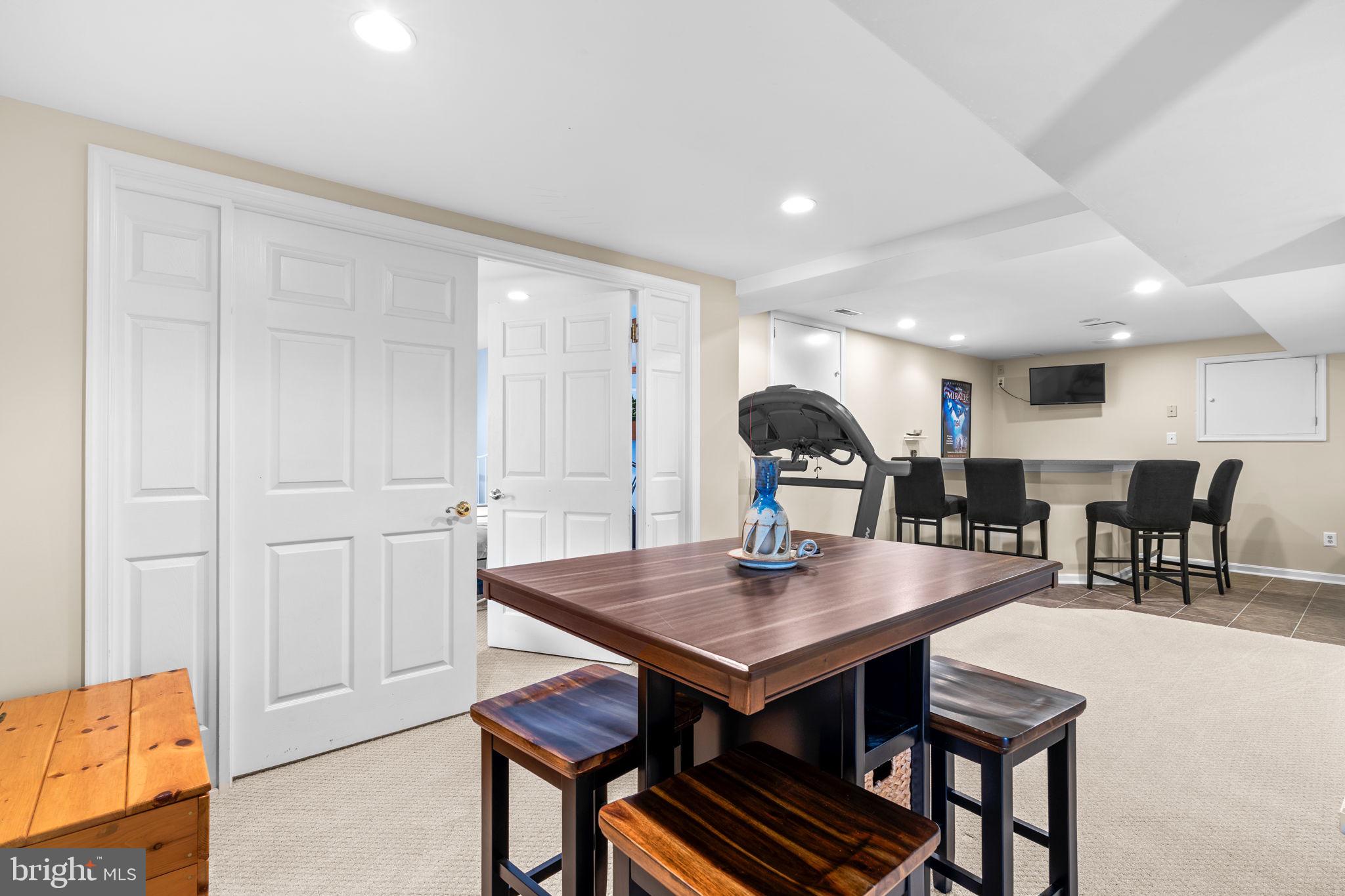 7728 SANDSTONE COURT