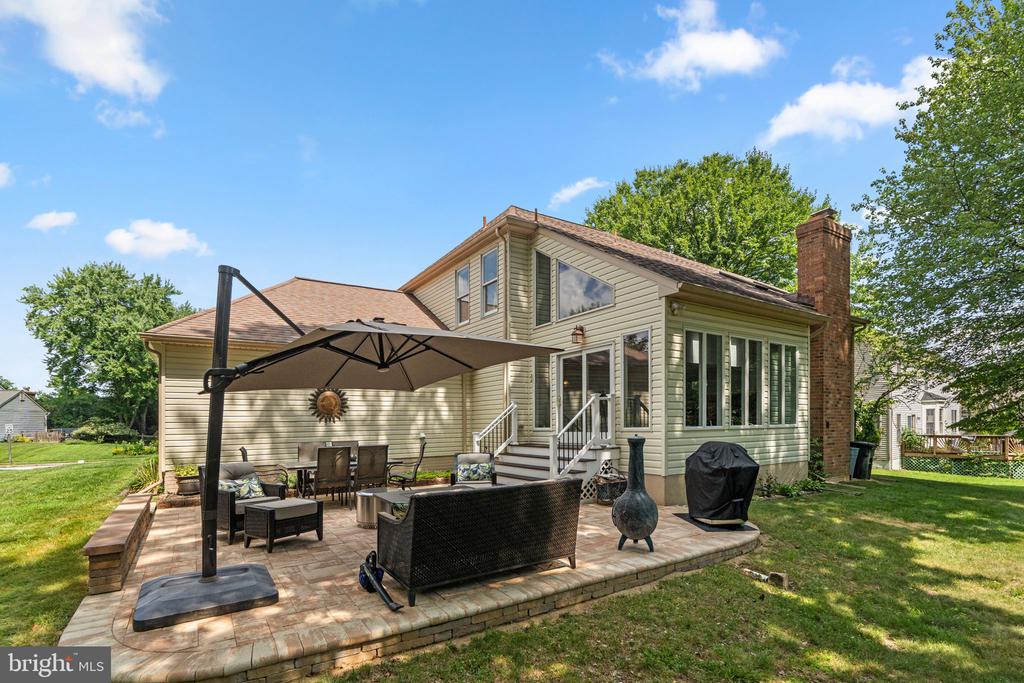 7728 SANDSTONE COURT