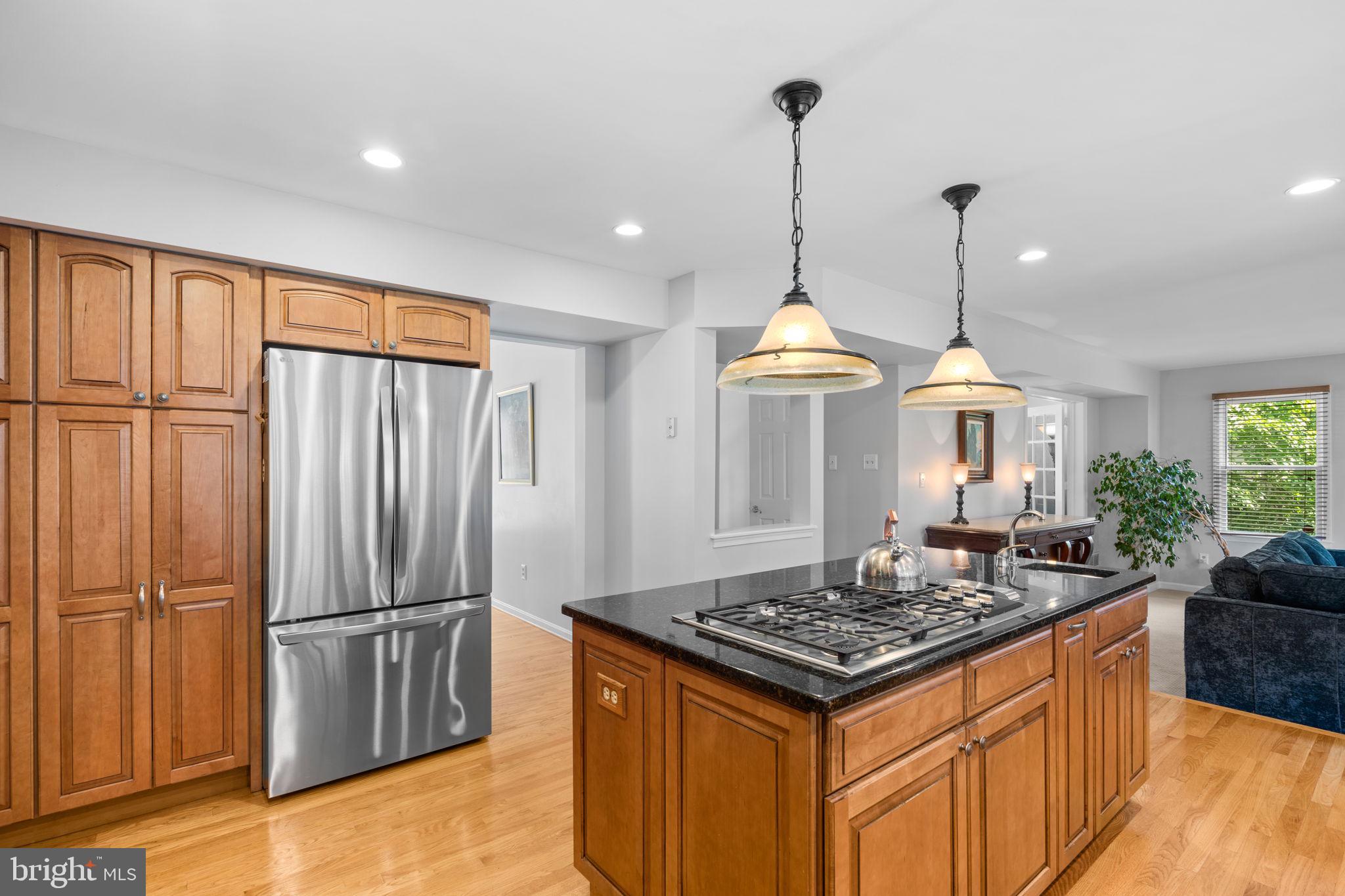 7728 SANDSTONE COURT