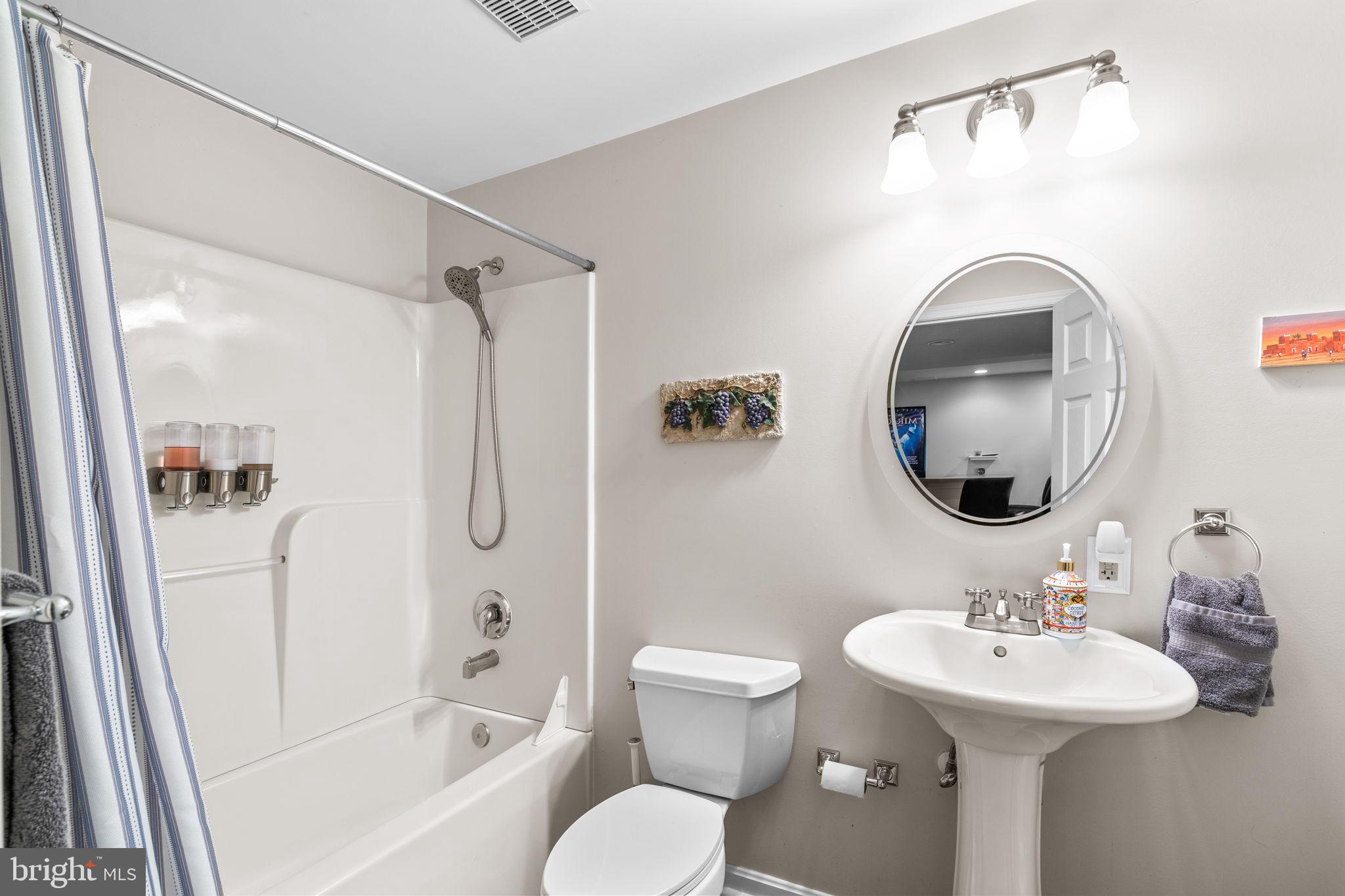 7728 SANDSTONE COURT