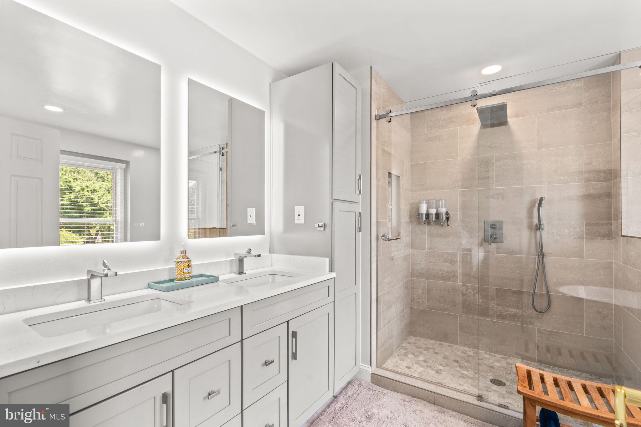 7728 SANDSTONE COURT