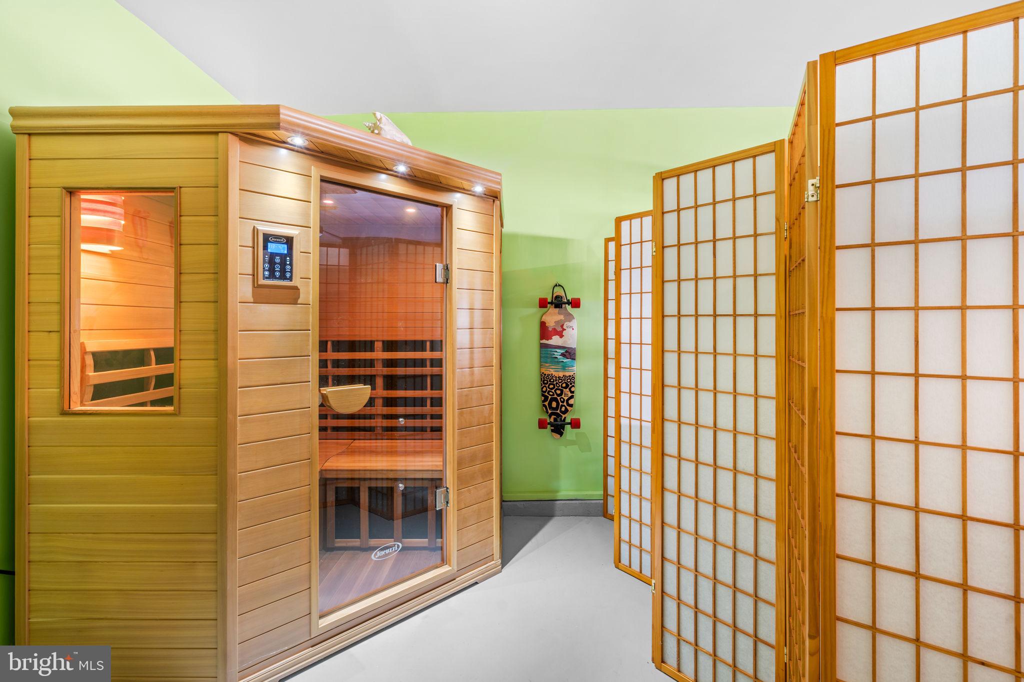 7728 SANDSTONE COURT