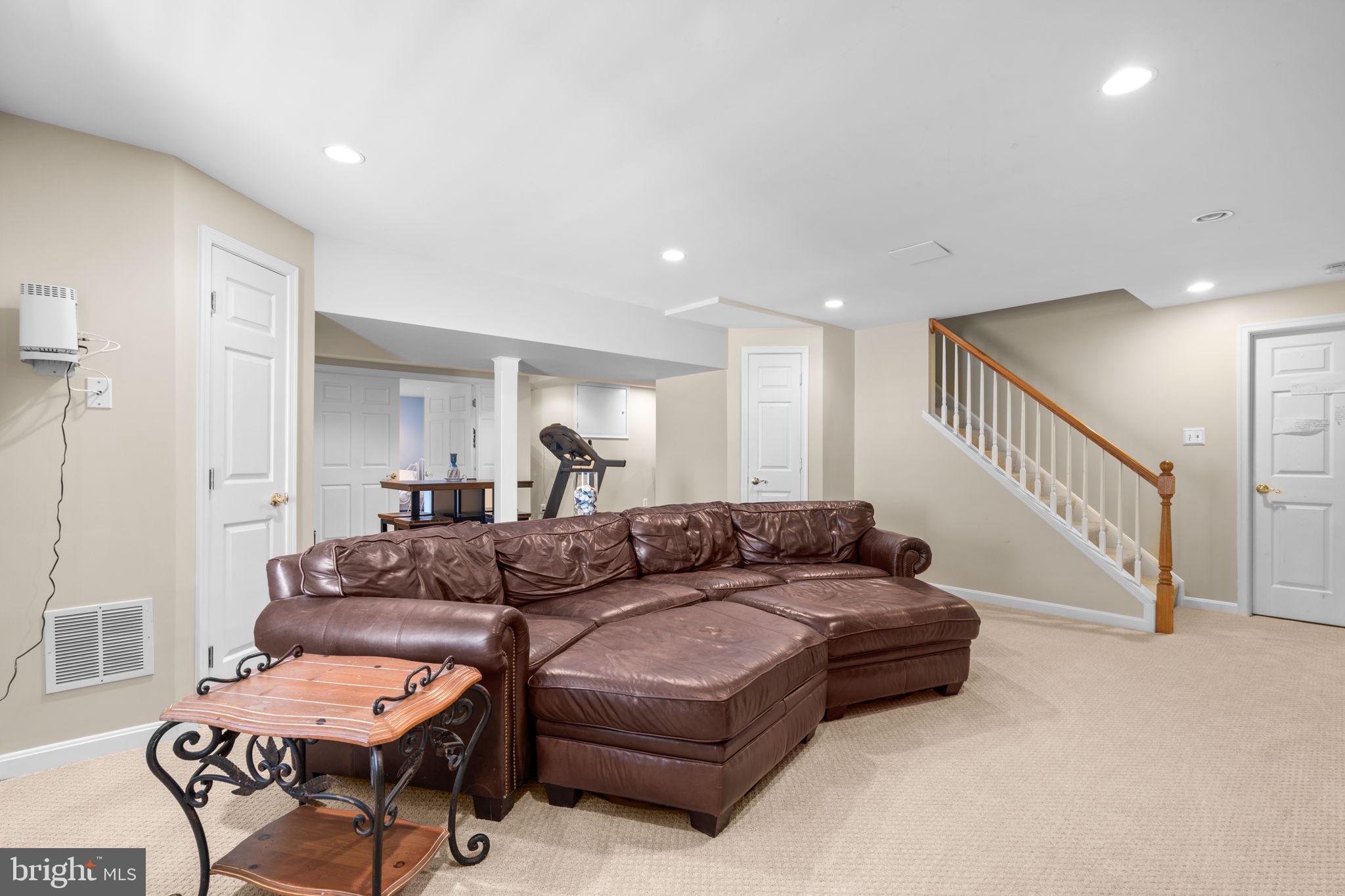 7728 SANDSTONE COURT