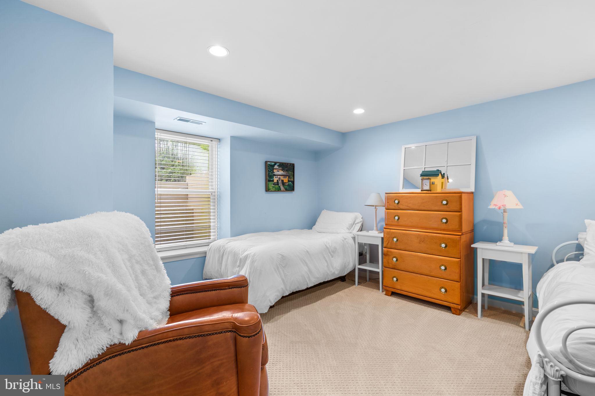 7728 SANDSTONE COURT