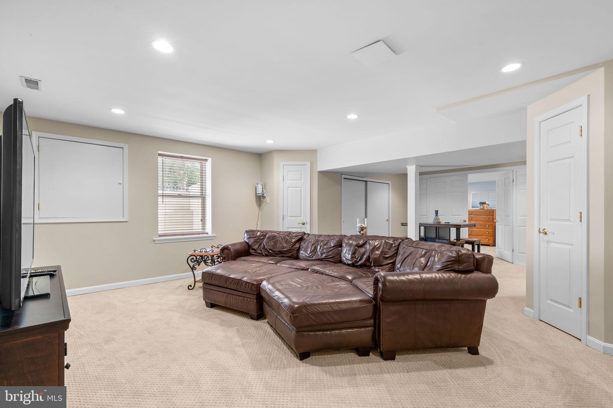 7728 SANDSTONE COURT