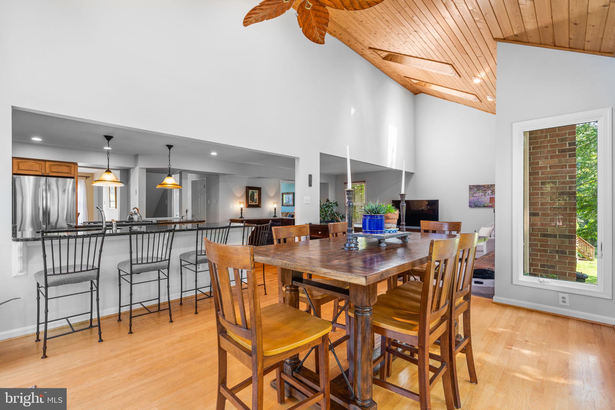 7728 SANDSTONE COURT