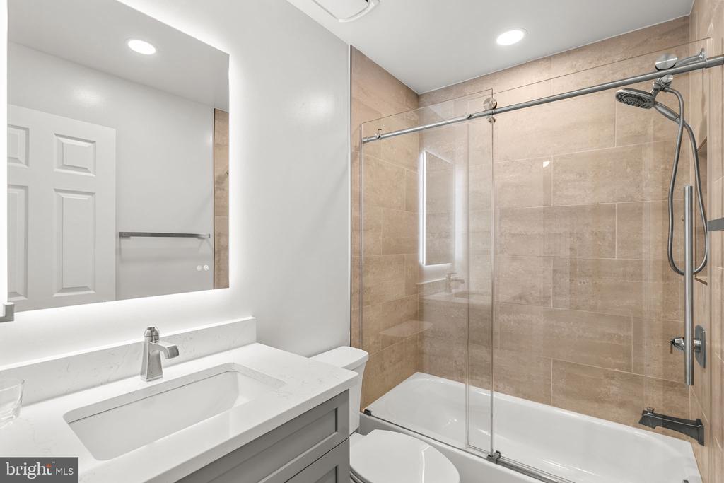 7728 SANDSTONE COURT
