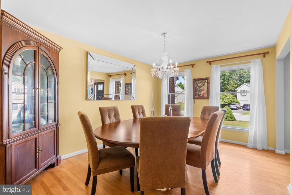 7728 SANDSTONE COURT
