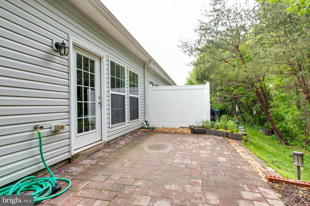 8867 HUB GARTH 18