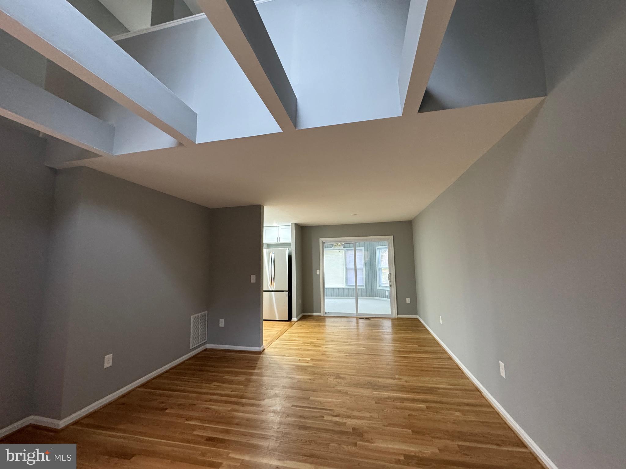 3524 SINGERS GLEN DRIVE