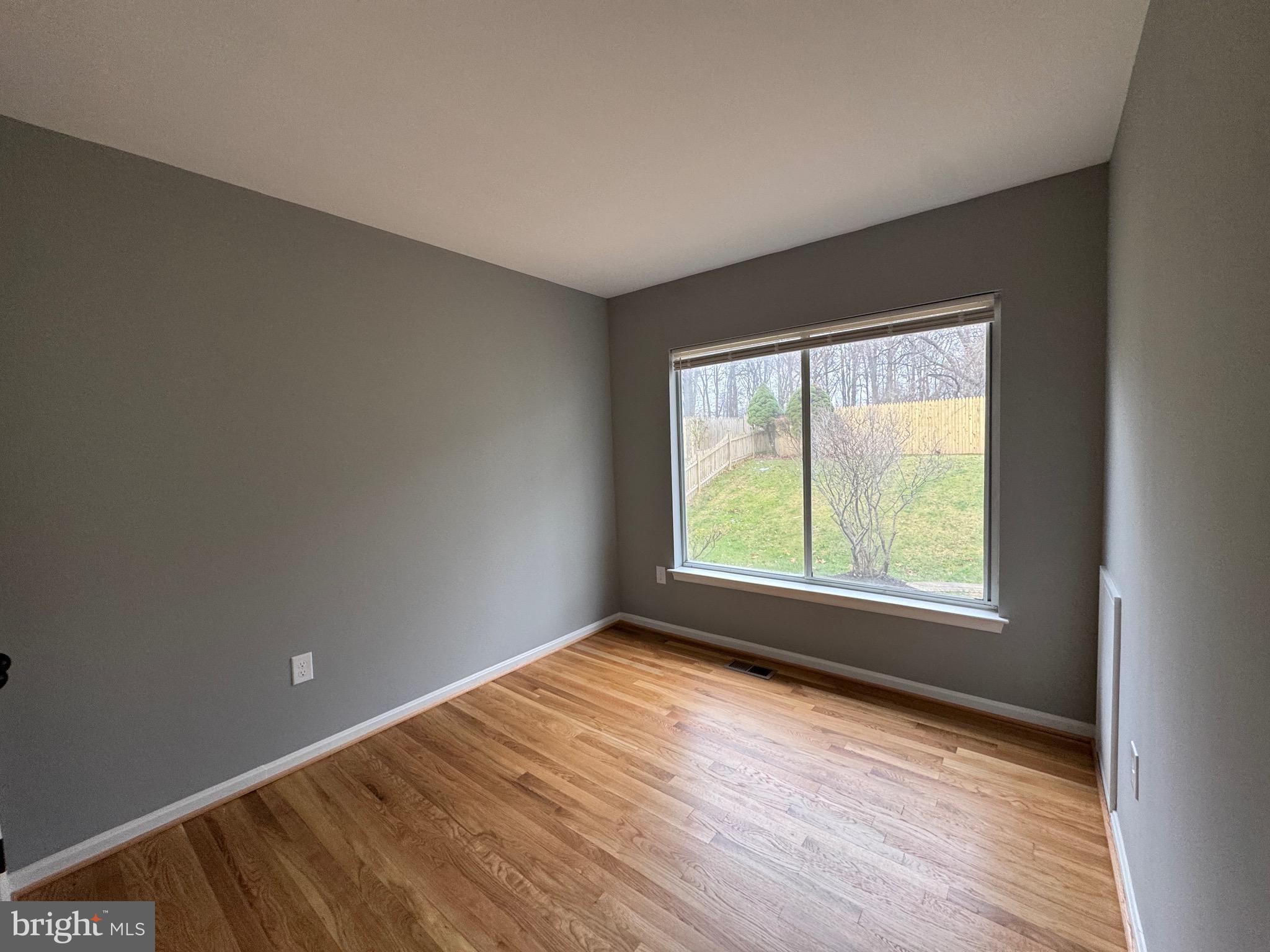 3524 SINGERS GLEN DRIVE