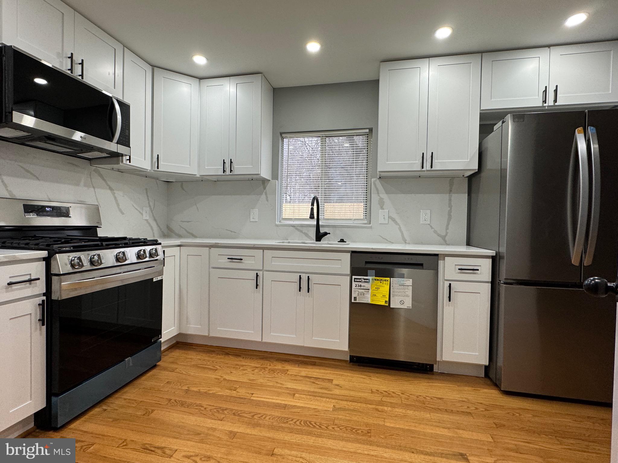 3524 SINGERS GLEN DRIVE