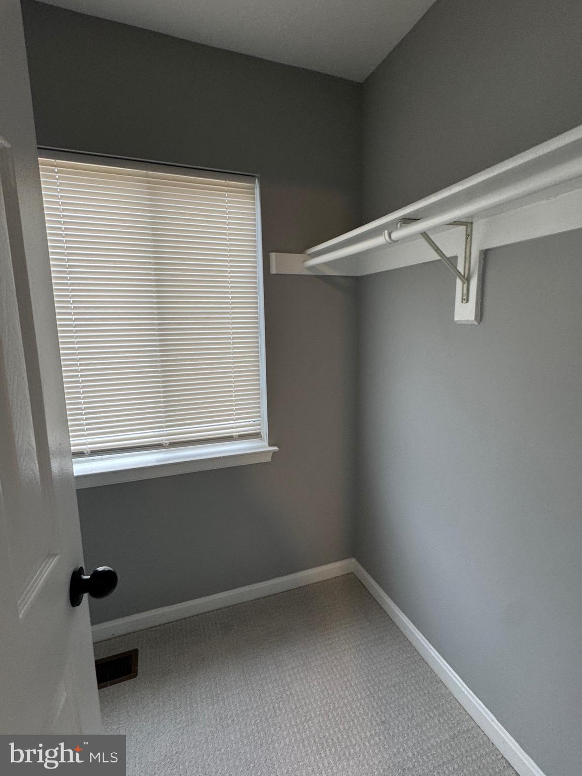 3524 SINGERS GLEN DRIVE