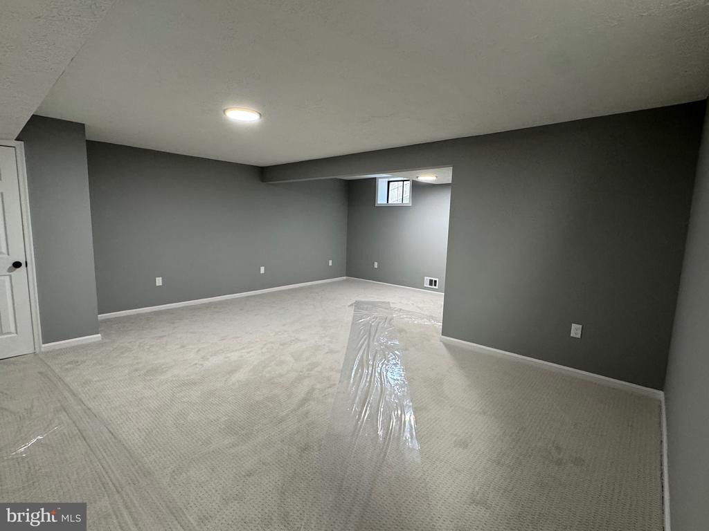 3524 SINGERS GLEN DRIVE