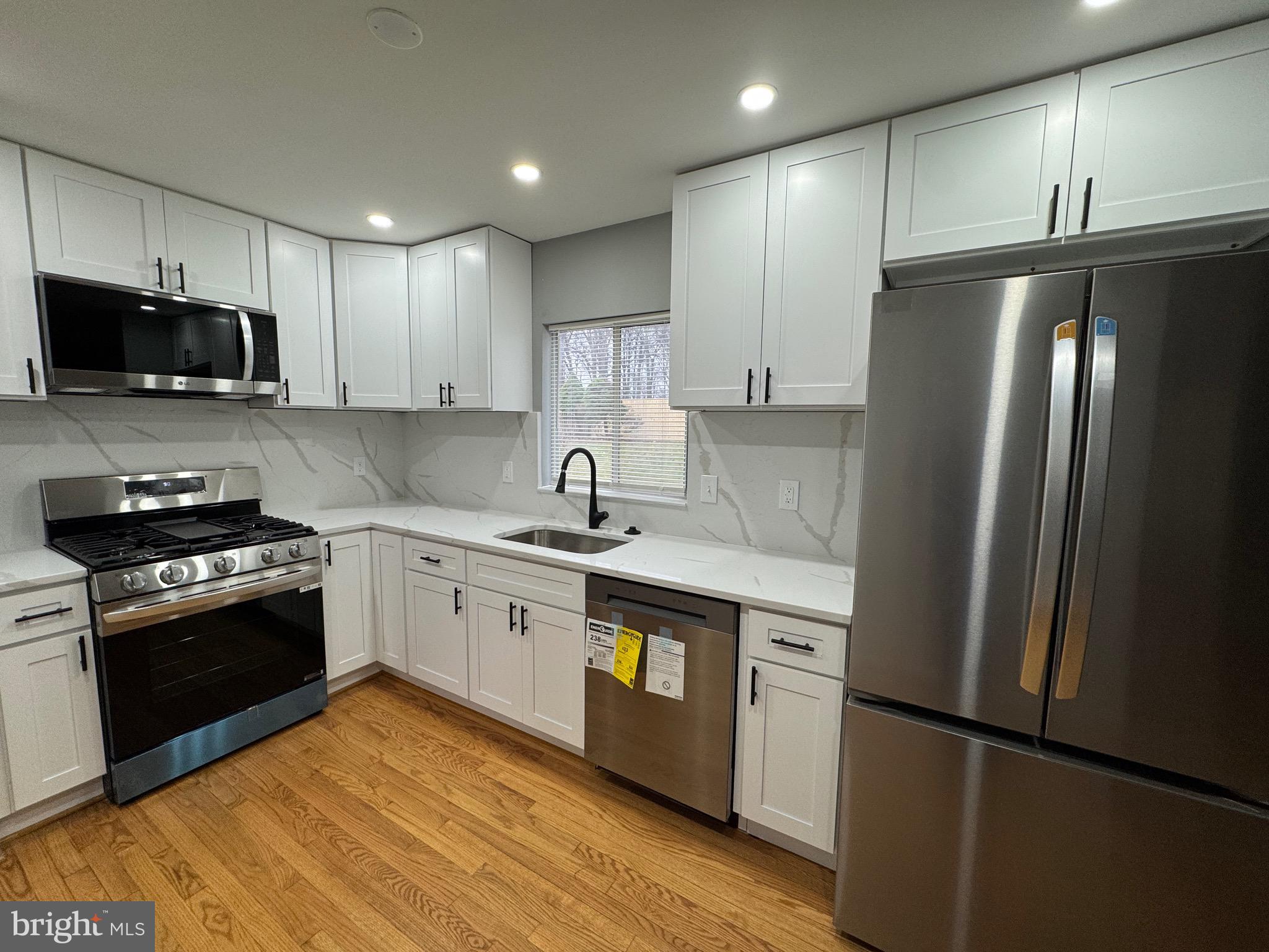 3524 SINGERS GLEN DRIVE