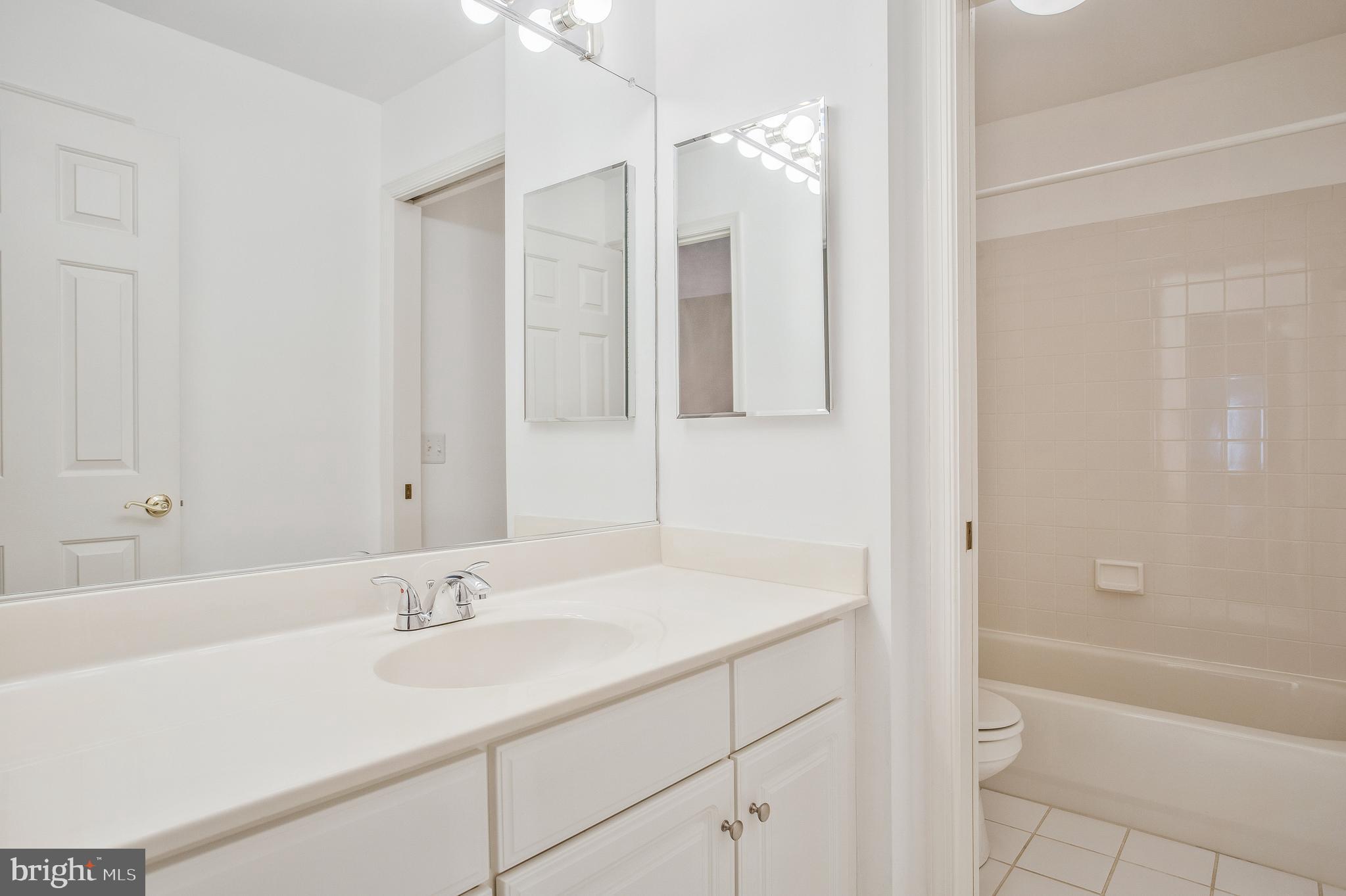 7704 STRATFIELD LANE