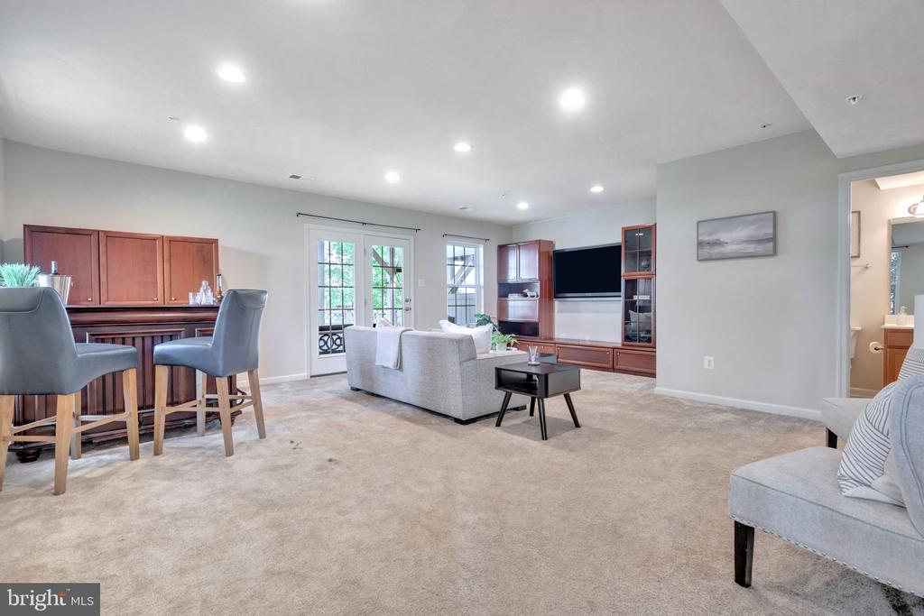 2107 CONGRESBURY PLACE