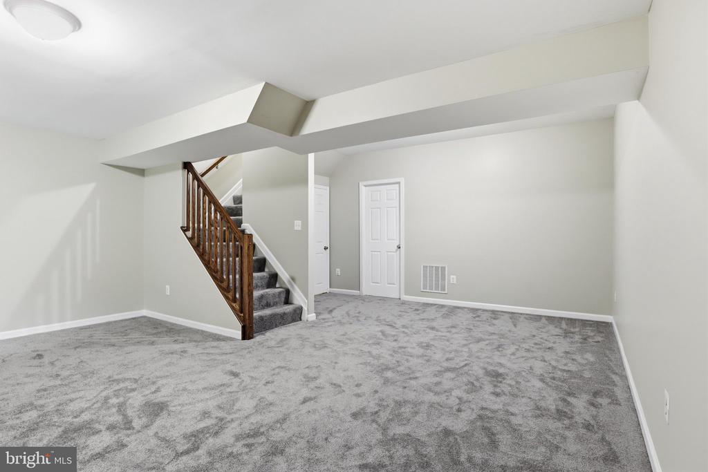 15013 COURTLAND PLACE