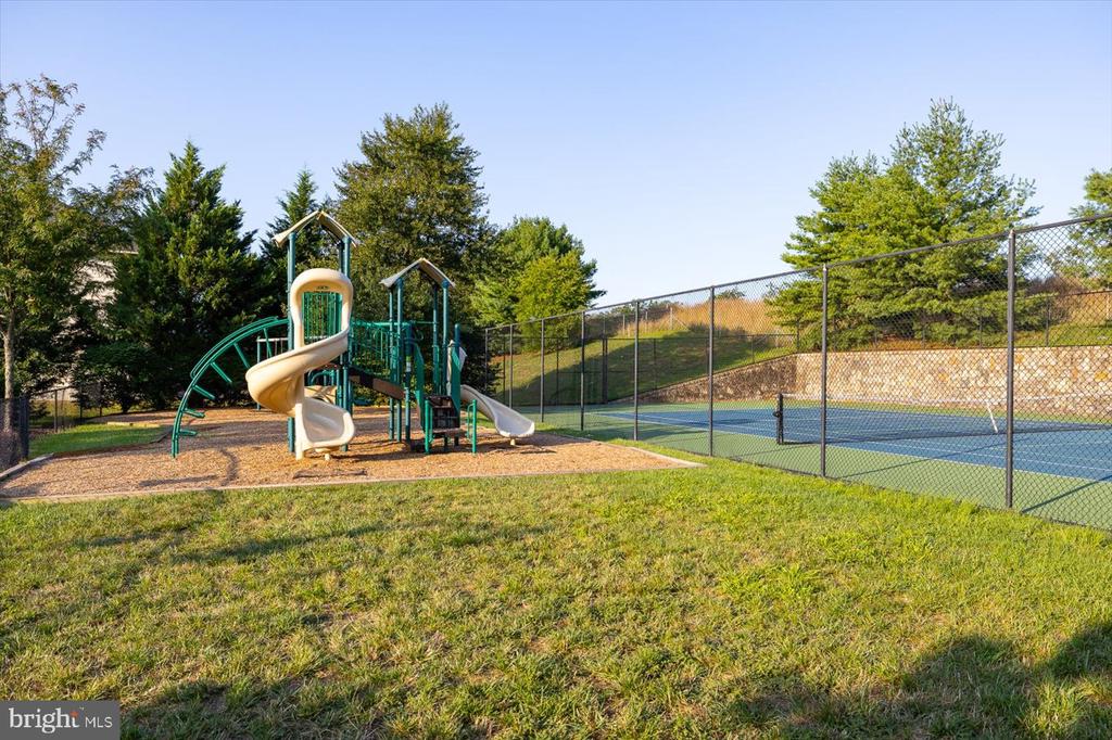 1323 WALKER DRIVE