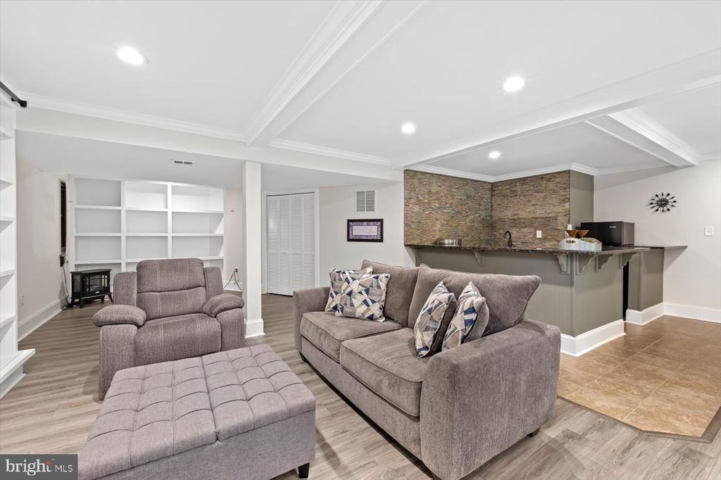 1323 WALKER DRIVE