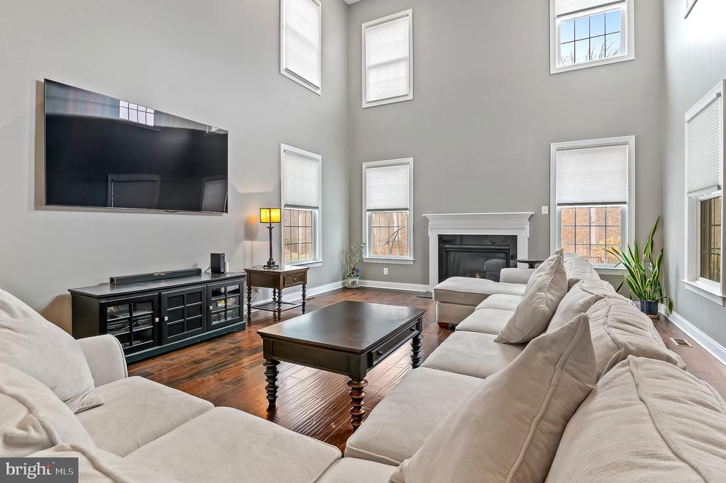 5220 BONNIE BRAE FARM DRIVE