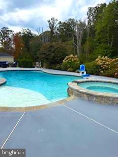 5220 BONNIE BRAE FARM DRIVE