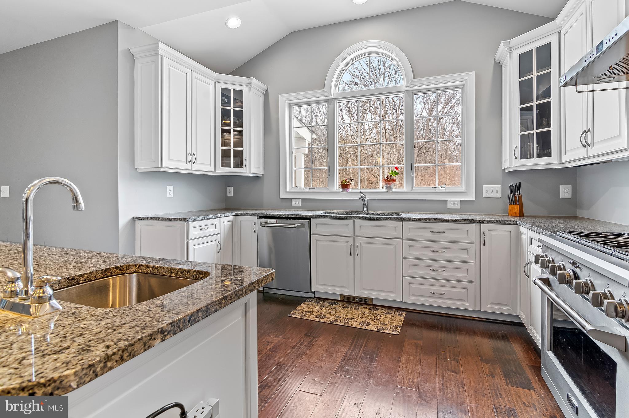 5220 BONNIE BRAE FARM DRIVE