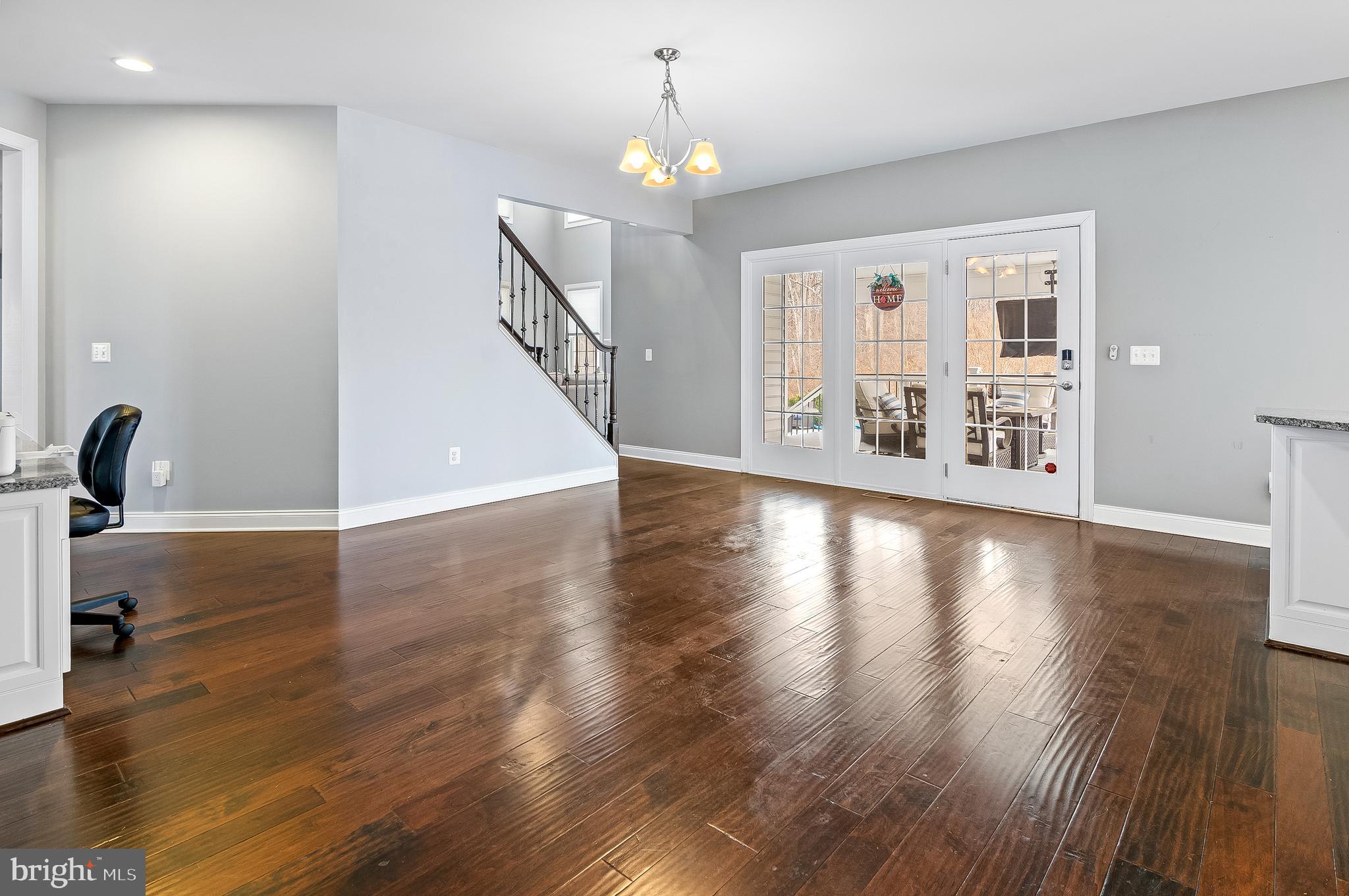 5220 BONNIE BRAE FARM DRIVE