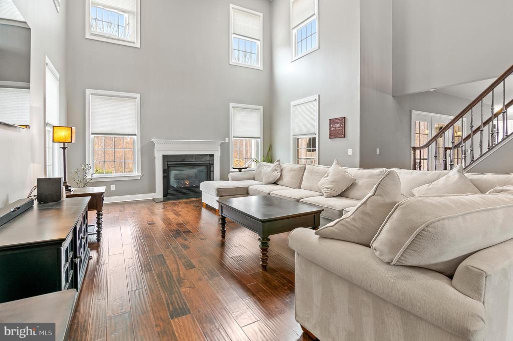 5220 BONNIE BRAE FARM DRIVE