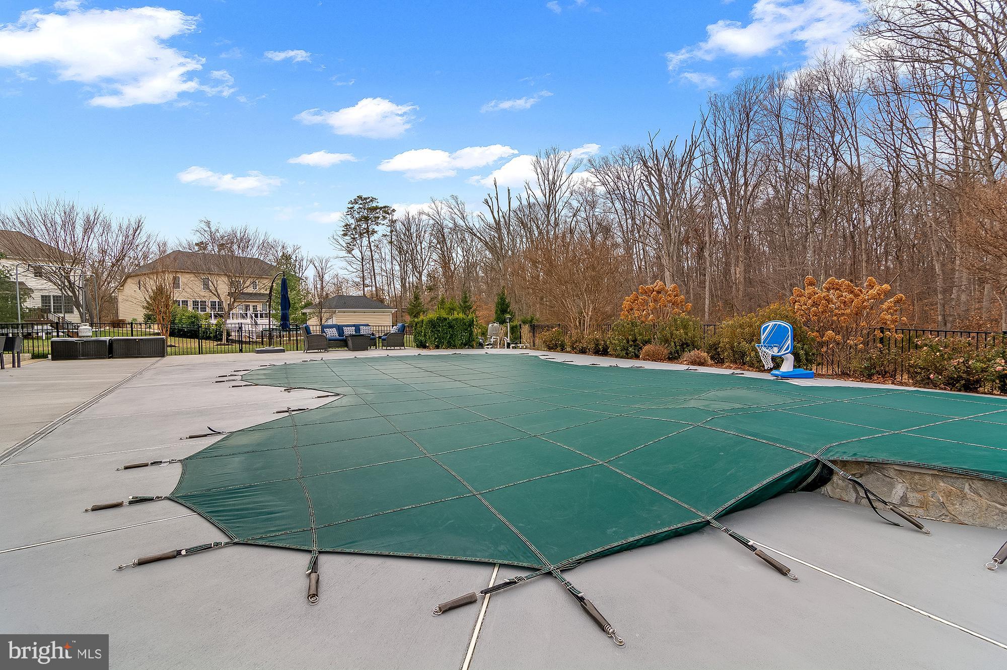 5220 BONNIE BRAE FARM DRIVE