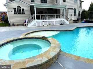 5220 BONNIE BRAE FARM DRIVE