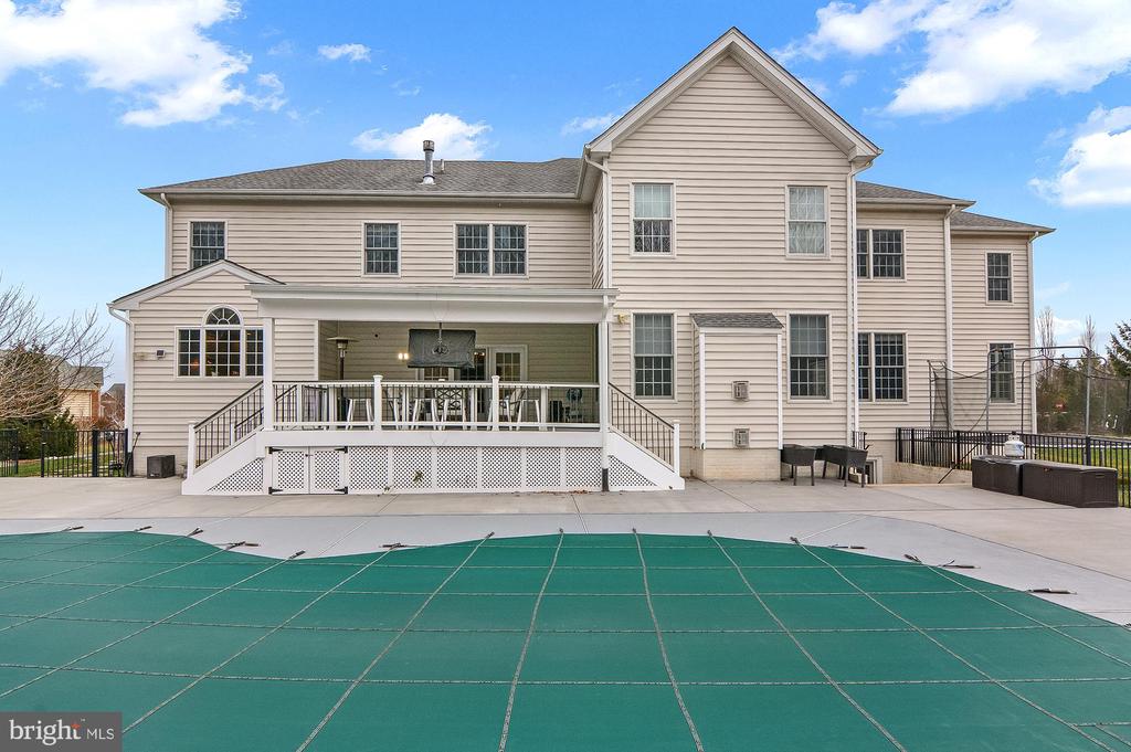 5220 BONNIE BRAE FARM DRIVE