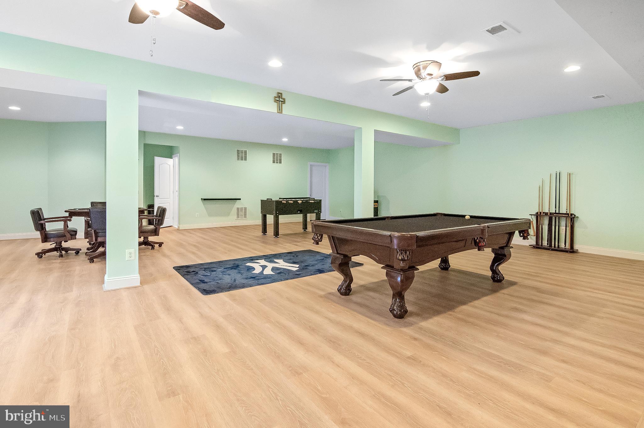 5220 BONNIE BRAE FARM DRIVE