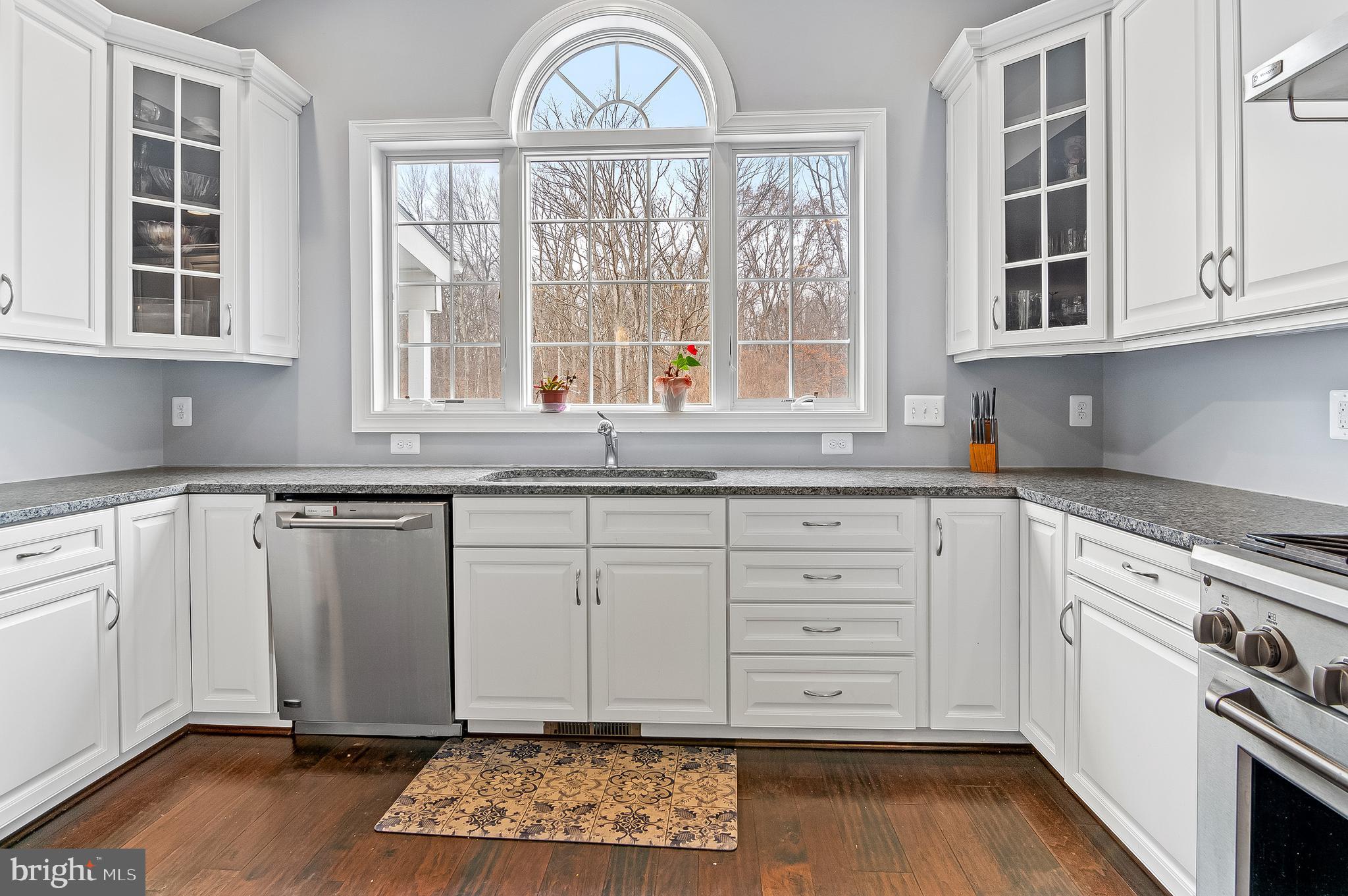 5220 BONNIE BRAE FARM DRIVE