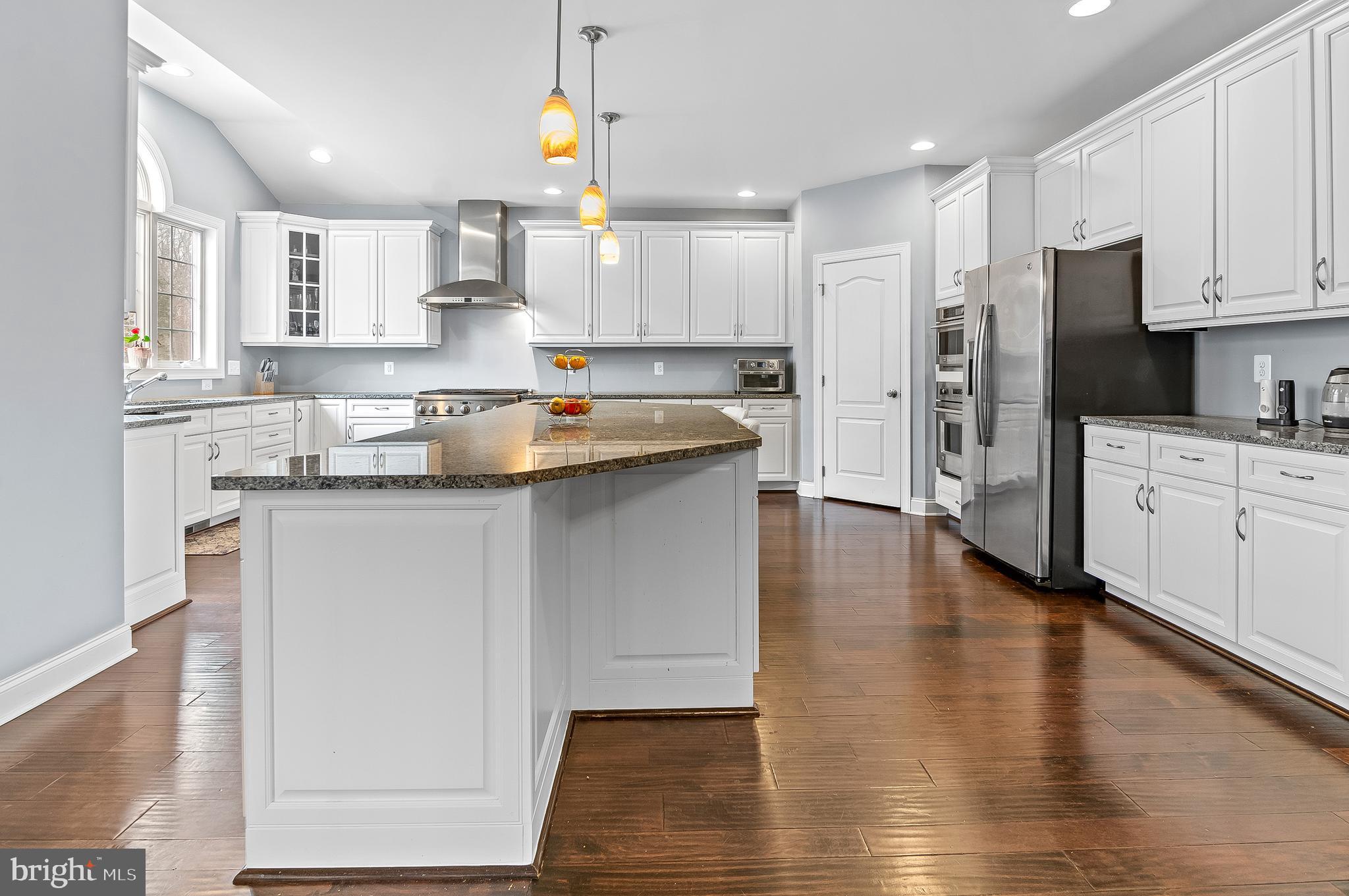 5220 BONNIE BRAE FARM DRIVE