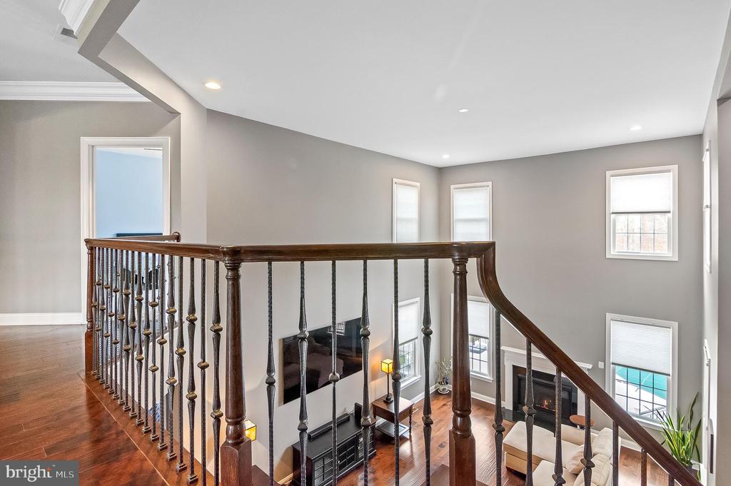 5220 BONNIE BRAE FARM DRIVE