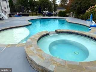 5220 BONNIE BRAE FARM DRIVE