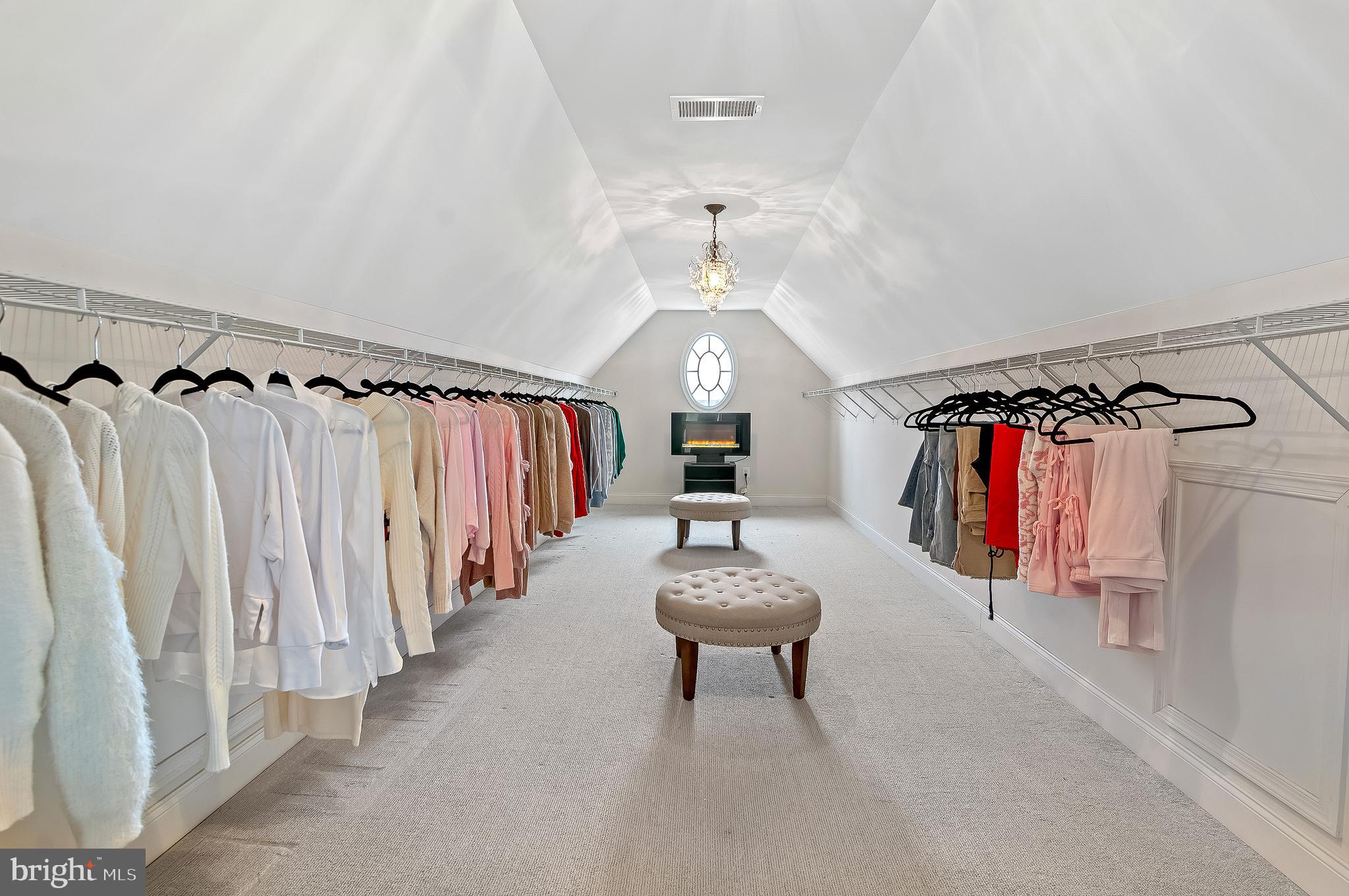 5220 BONNIE BRAE FARM DRIVE