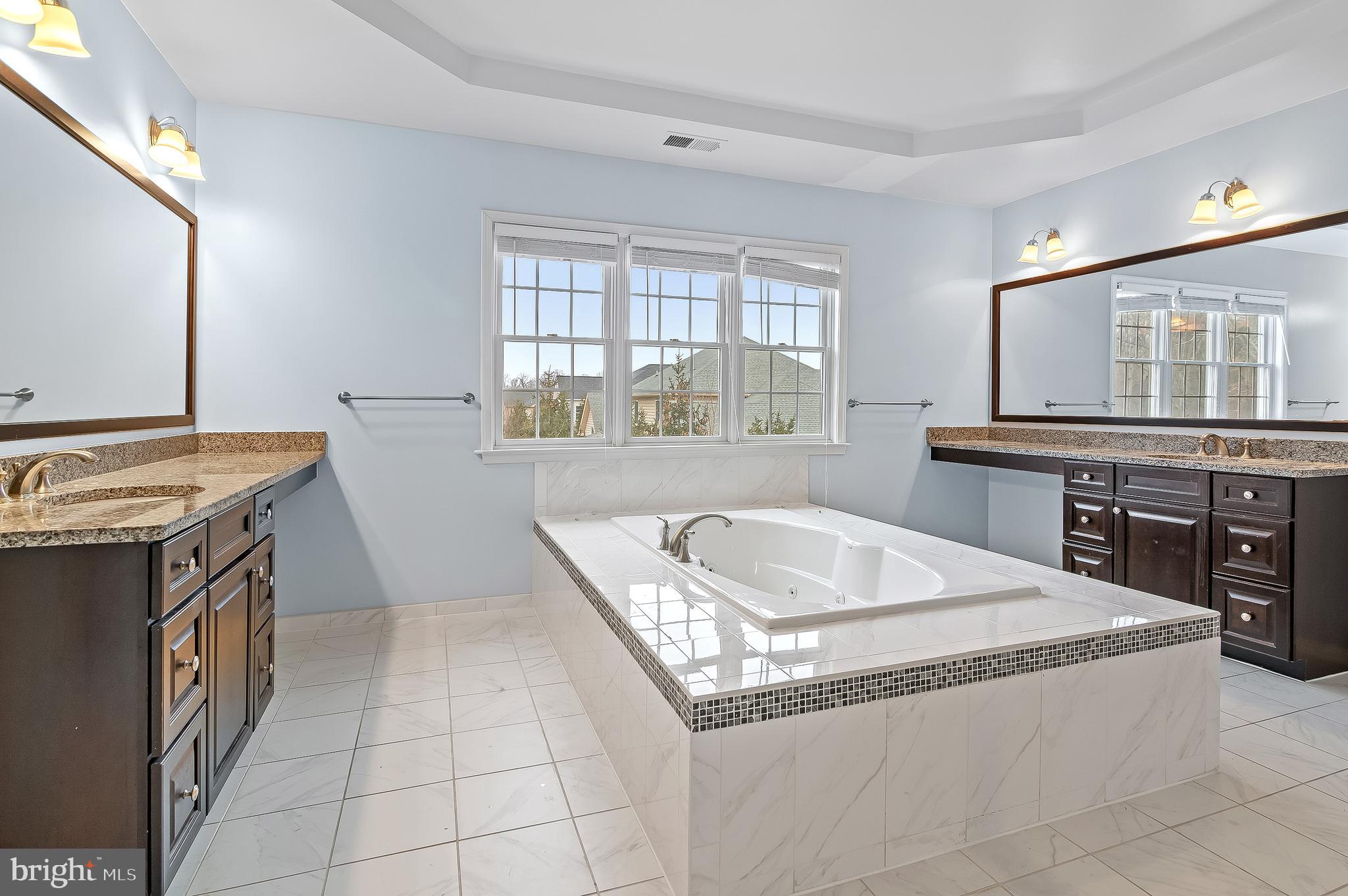 5220 BONNIE BRAE FARM DRIVE