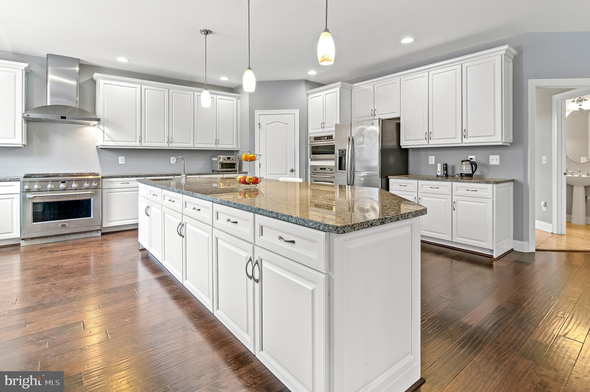 5220 BONNIE BRAE FARM DRIVE