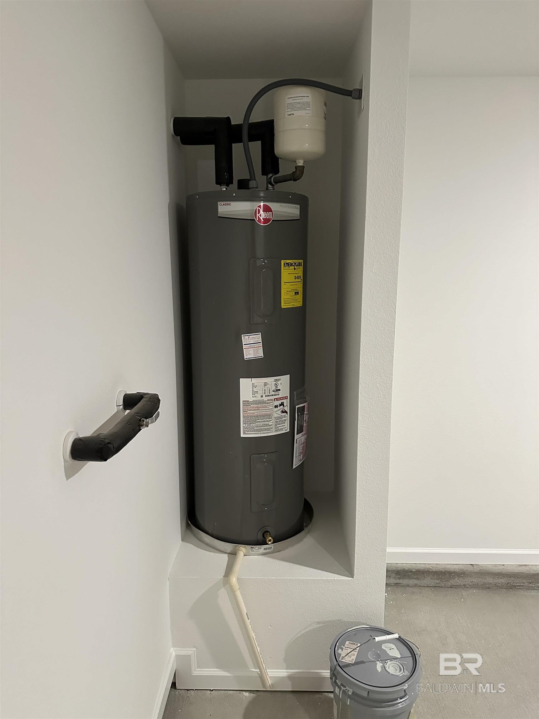 22233 Seabrooke Avenue