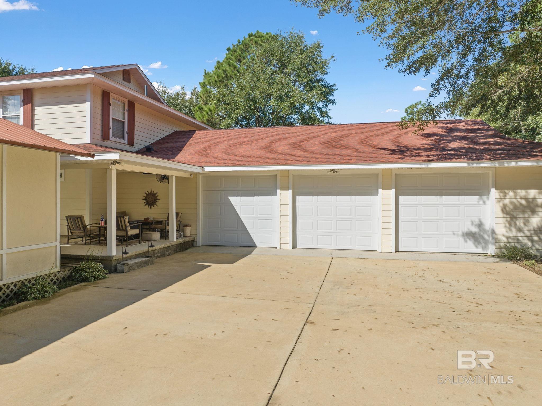 33037 N Pickens Avenue